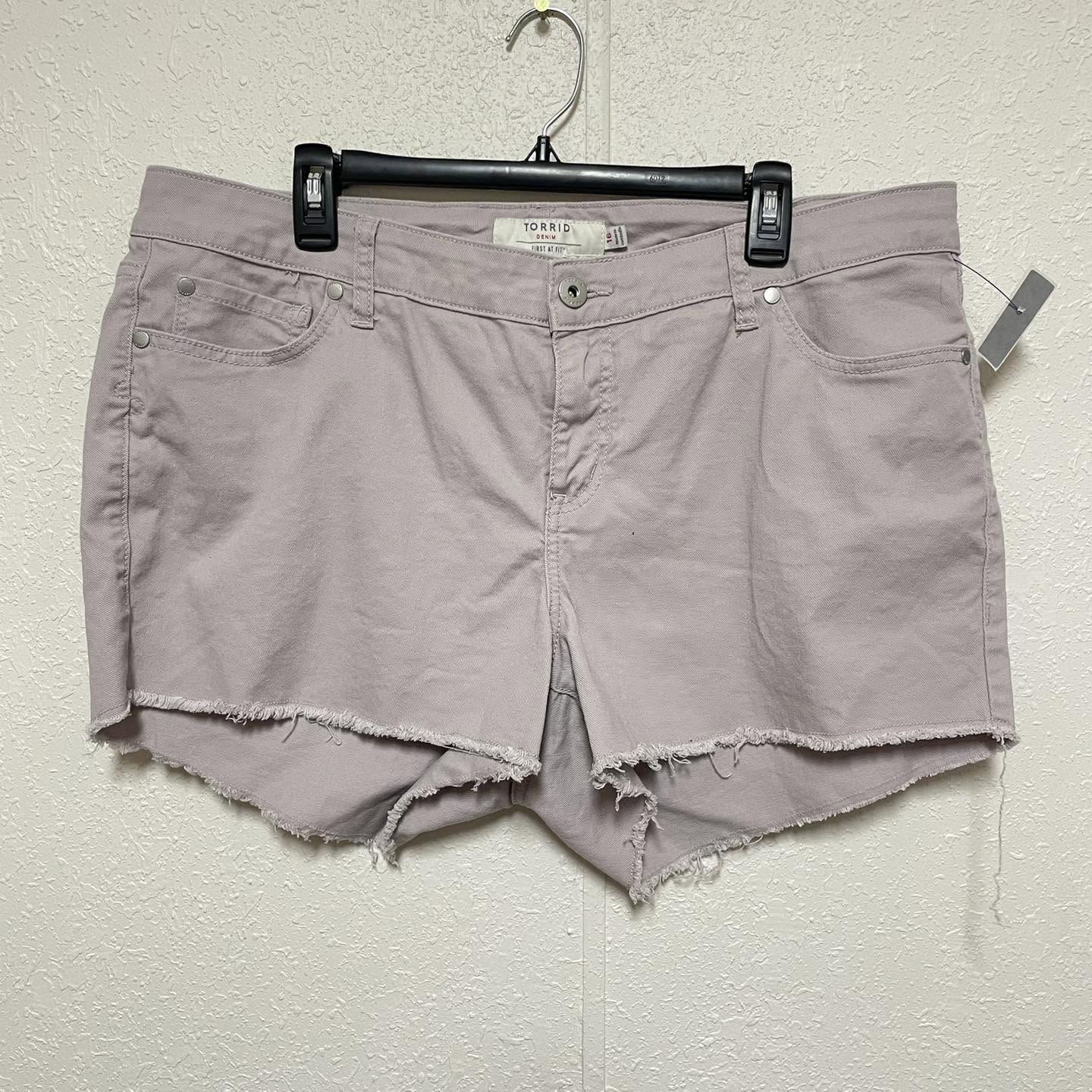 Shorts Torrid Size 16