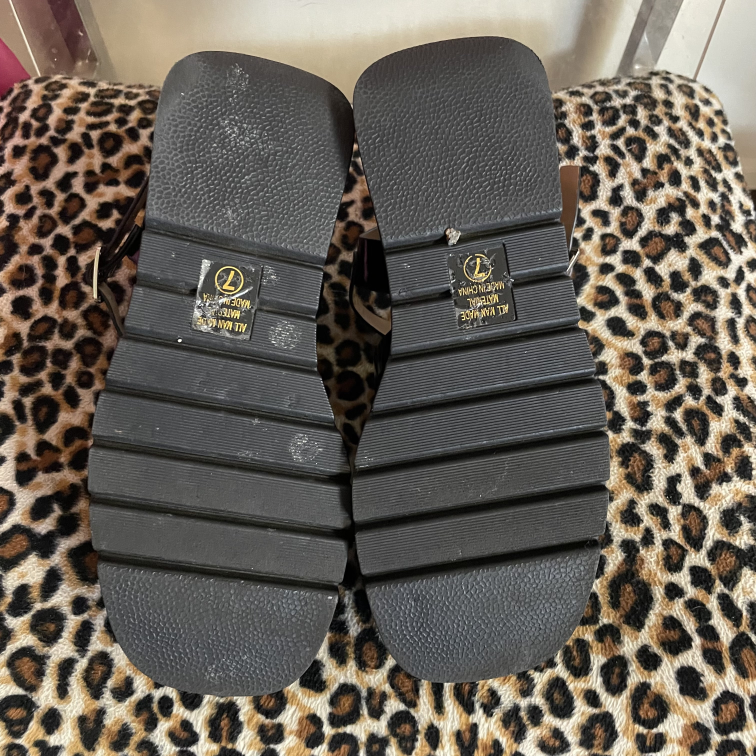 Heels SODA Size 7