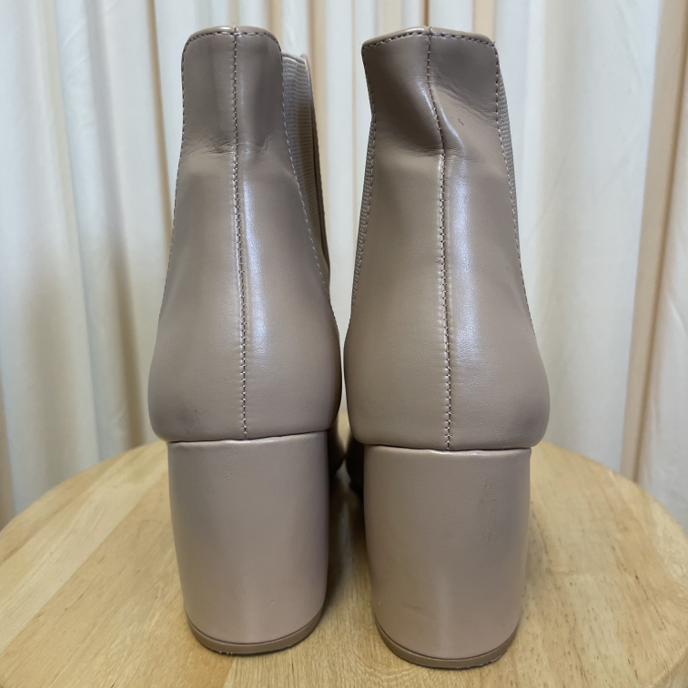 Boots Qupid Size 8.5