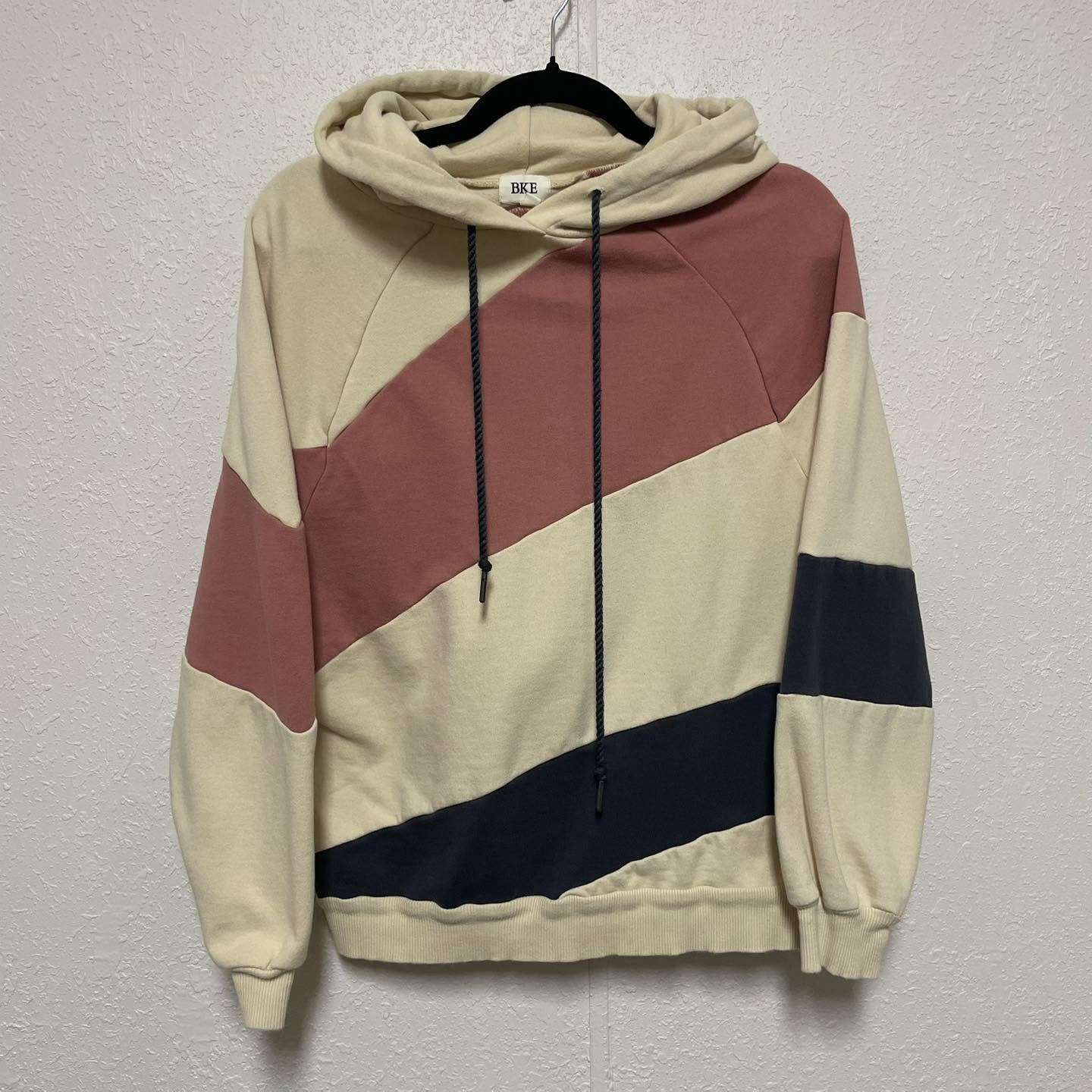 Sweaters BKE Size Small
