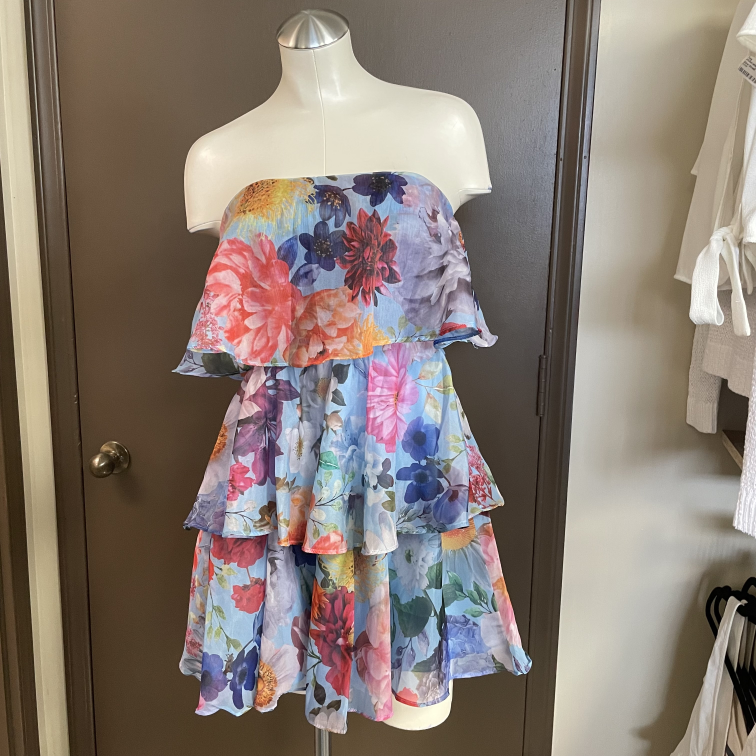 Dresses En Creme Size Medium