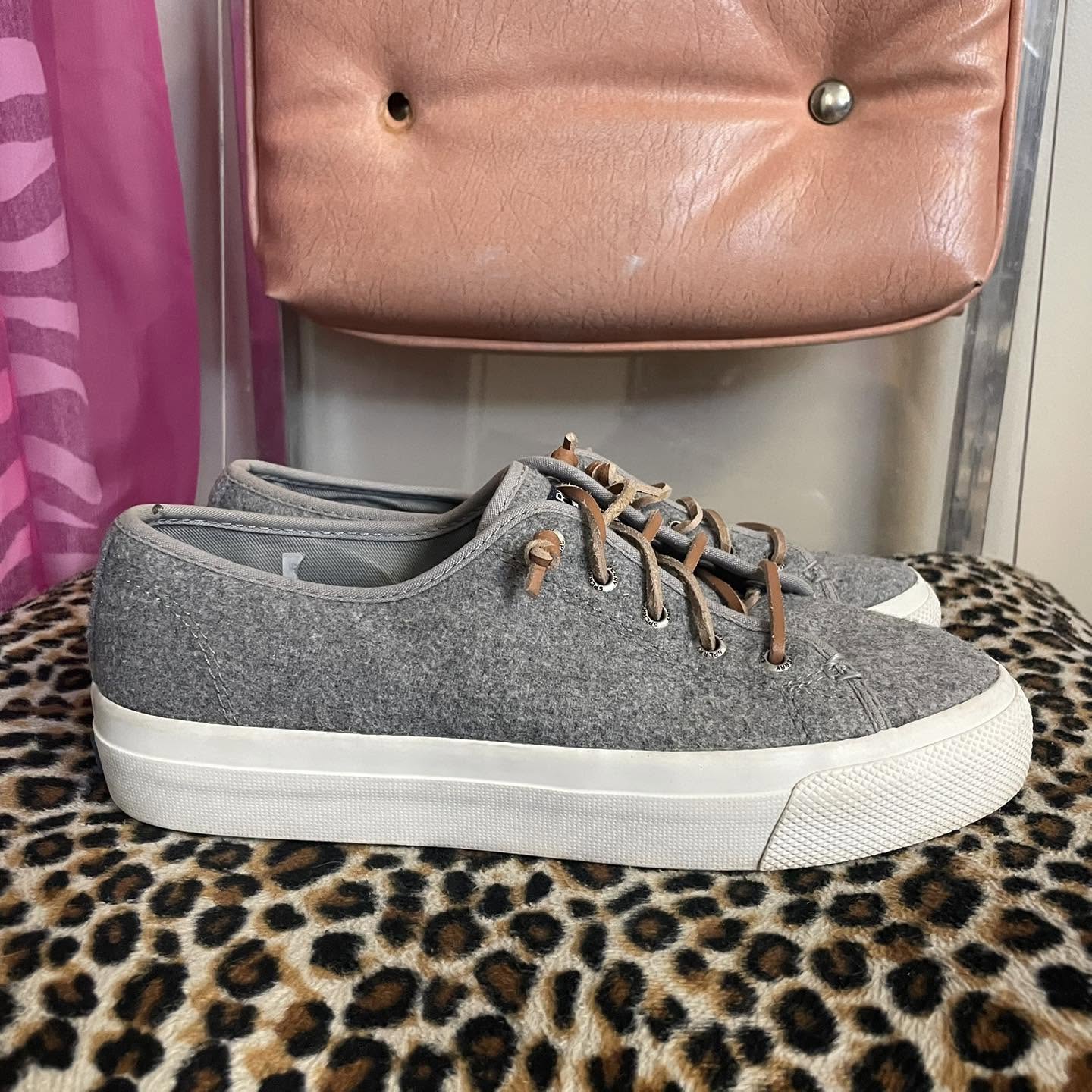 Slip On Sperry Size 8