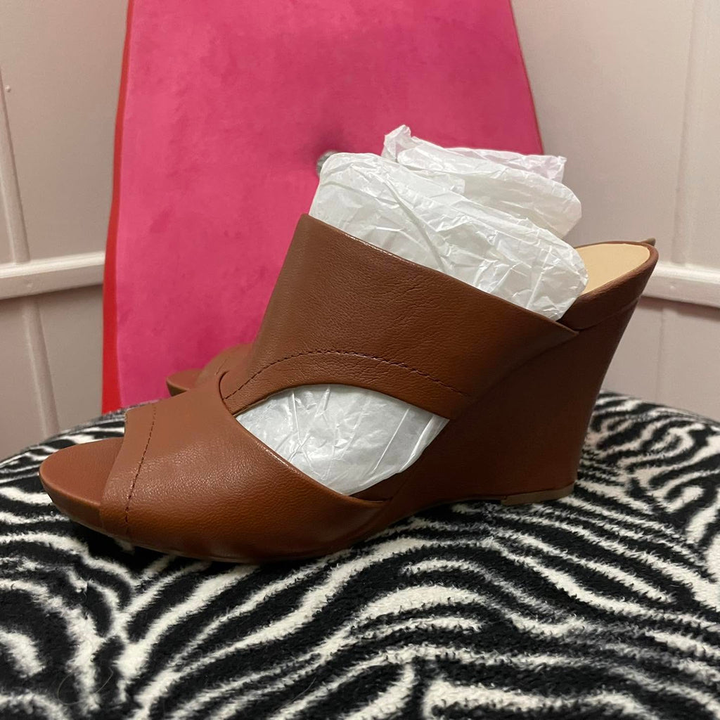 Heels Naturalizer Size 7