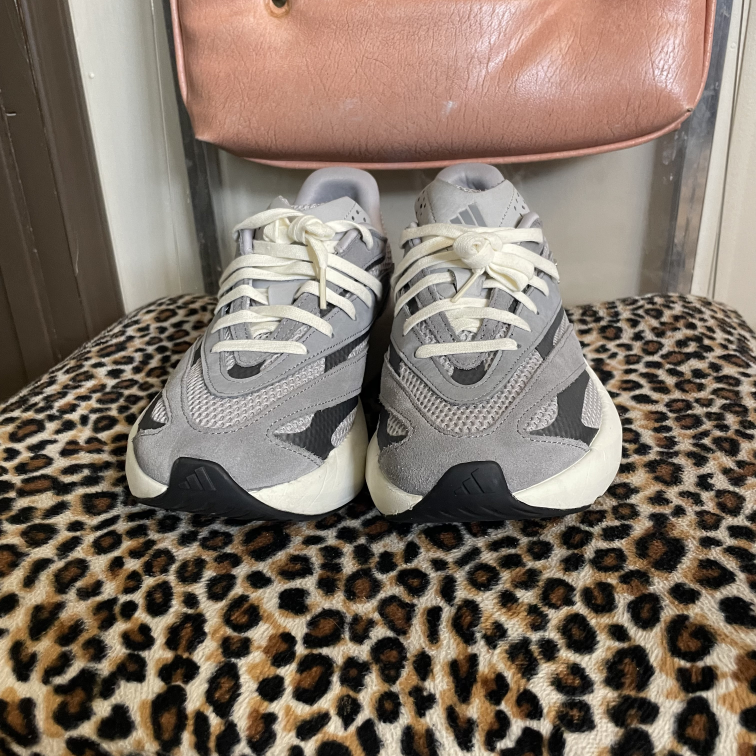 Sneakers Adidas Size 9