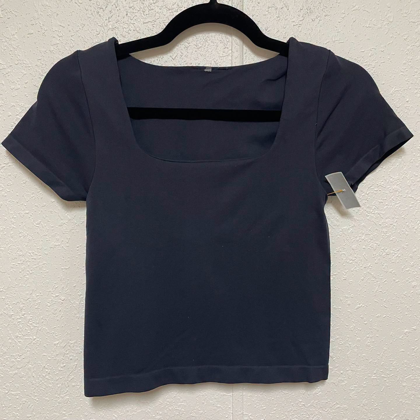 Top . Size Medium