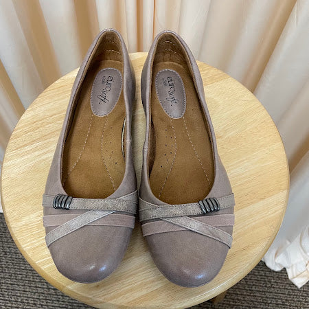 Flats Sofft Size 8.5