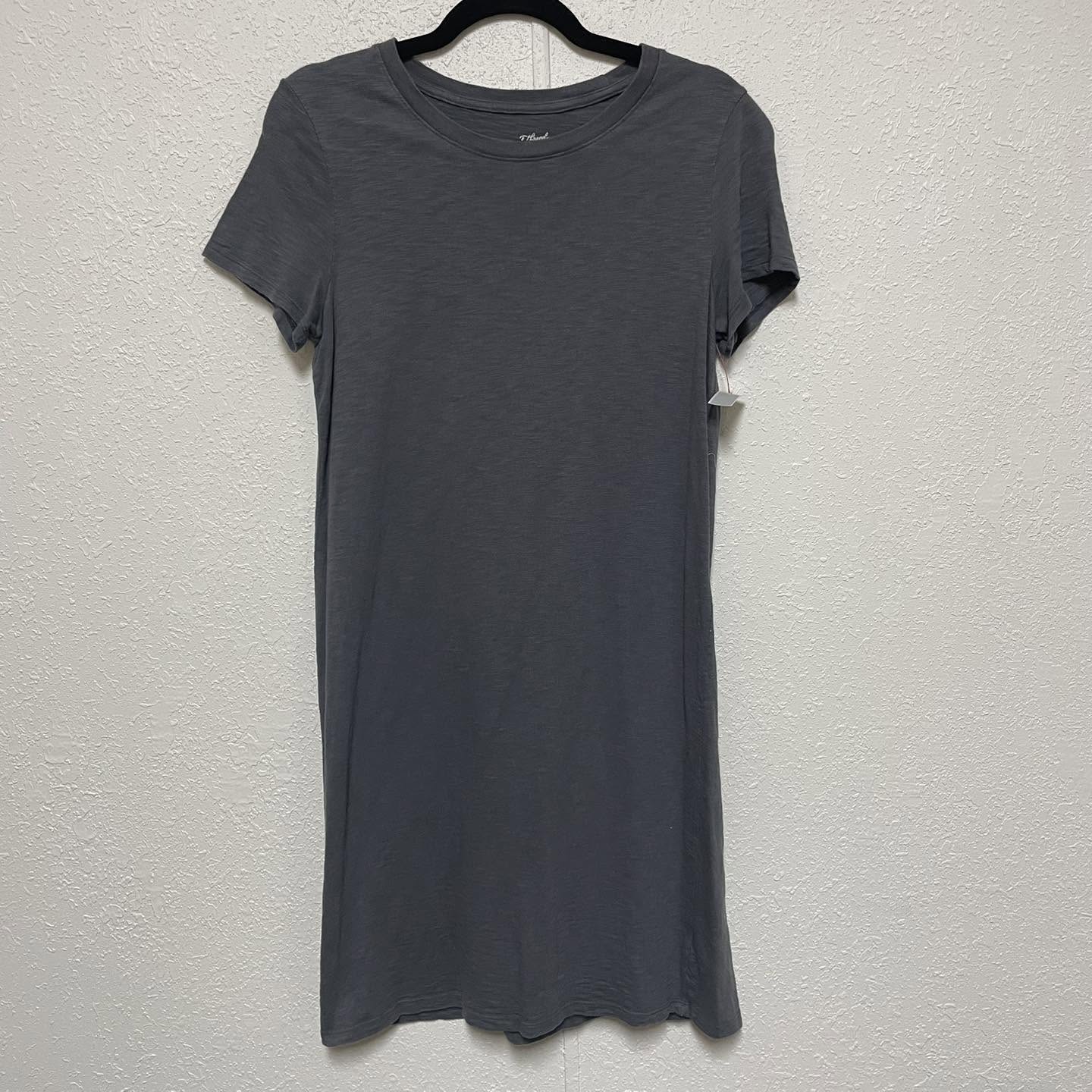Dresses Universal Thread Size XS
