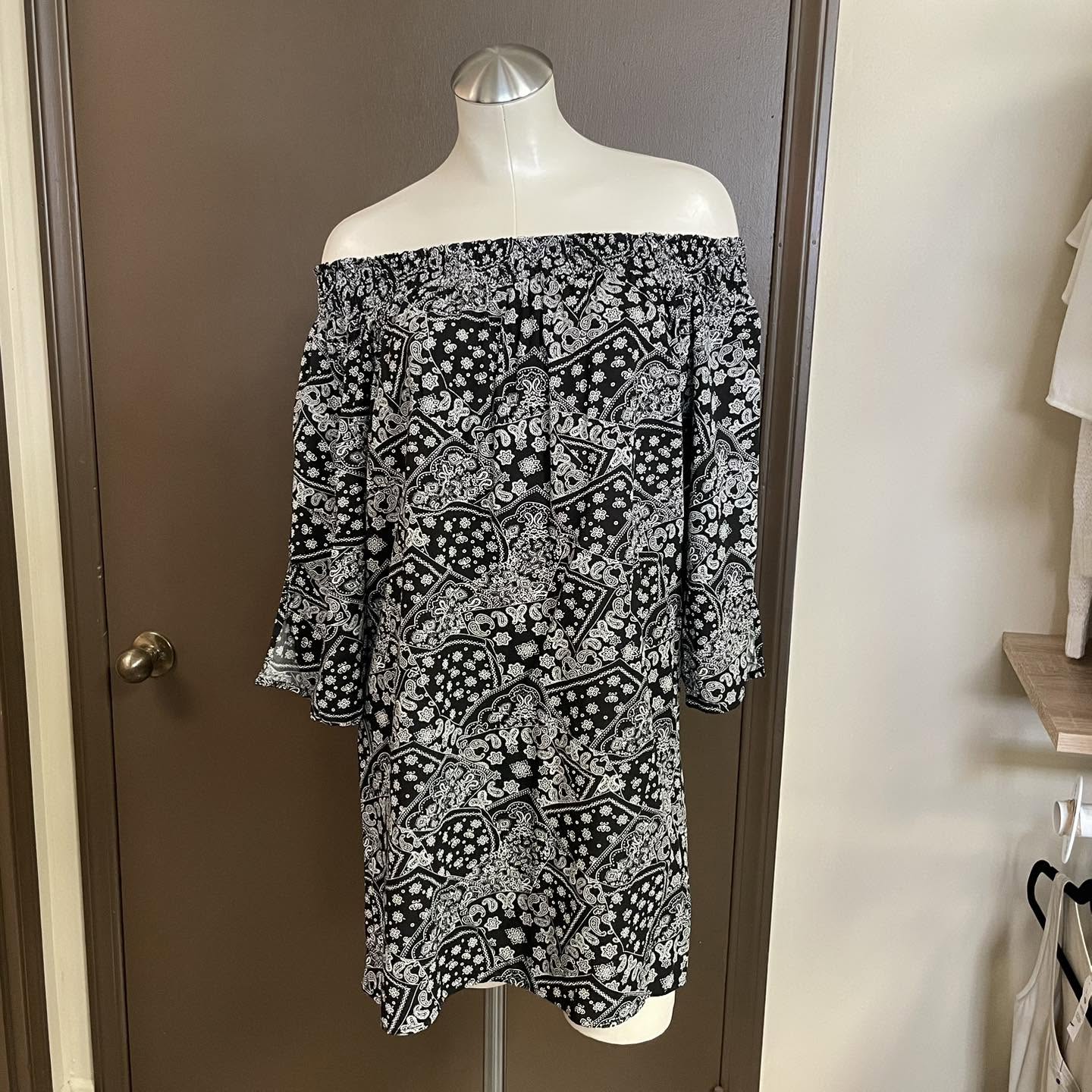 Dresses Molly Bracken Size Medium