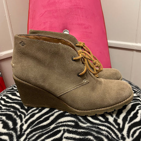 Booties Sperry Size 10