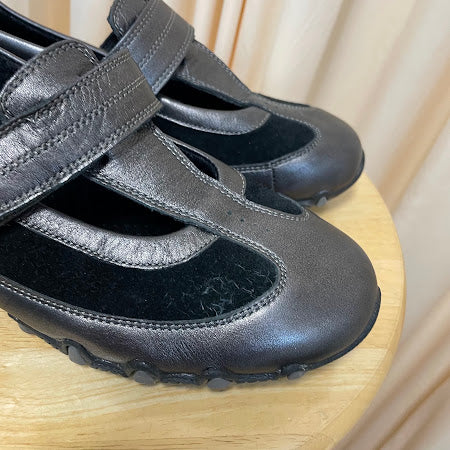 Flats Skechers Size 8