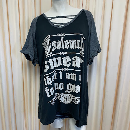 Top . Size 3XL