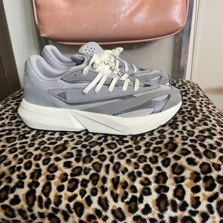 Sneakers Adidas Size 9