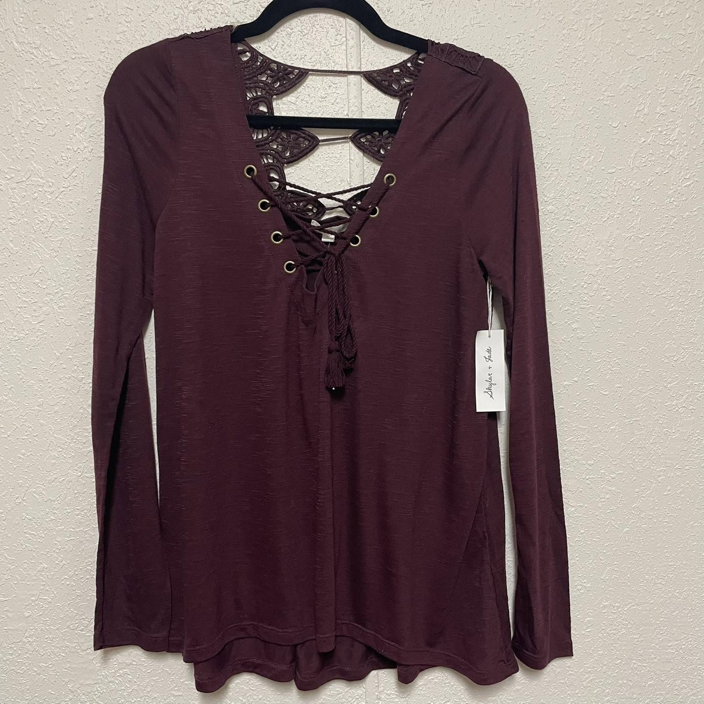 Top Skylar + Jade Size Medium
