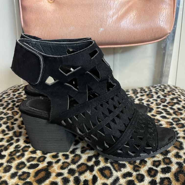 Heels Nature Breeze Size 5.5