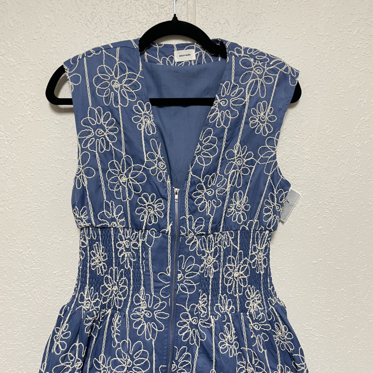 Dresses aureum Size Small