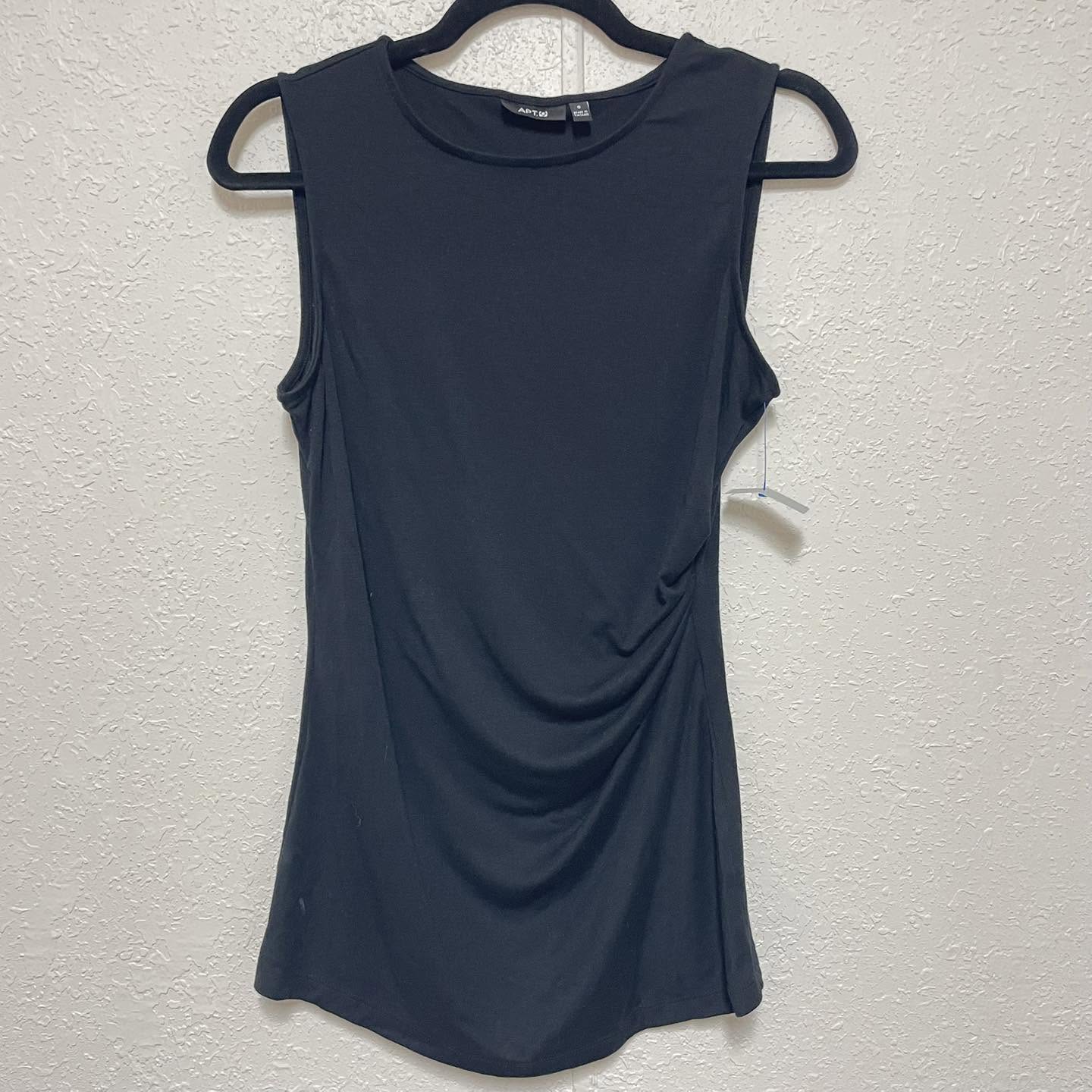 Top Apt. 9 Size Small