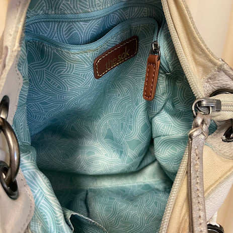 Shoulder The Sak