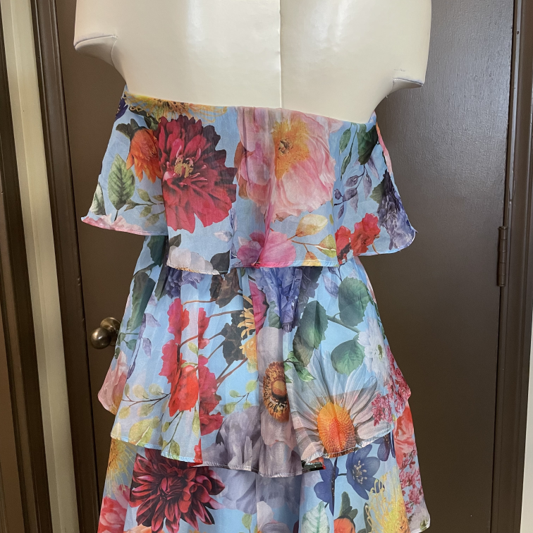 Dresses En Creme Size Medium