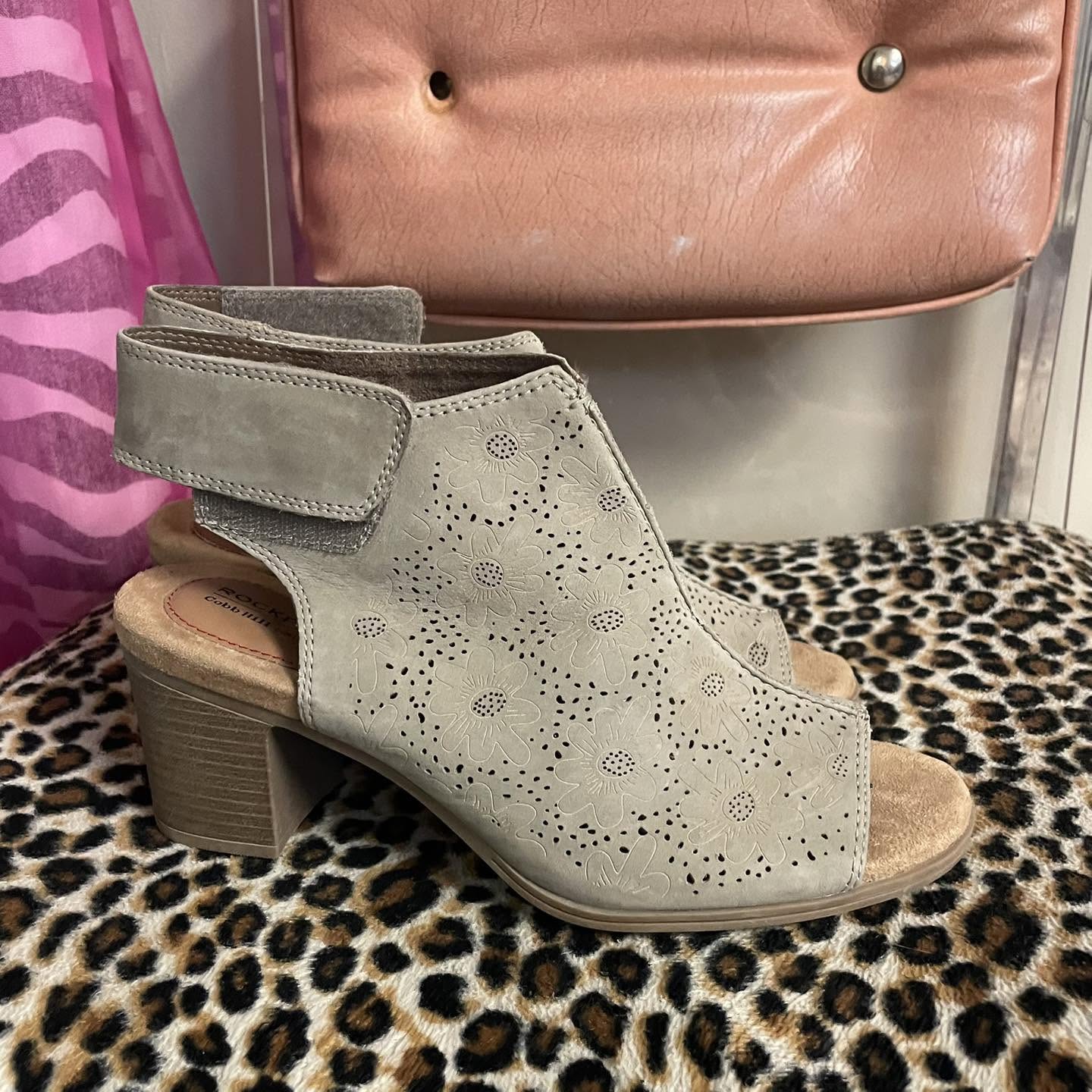 Heels Rockport Size 9