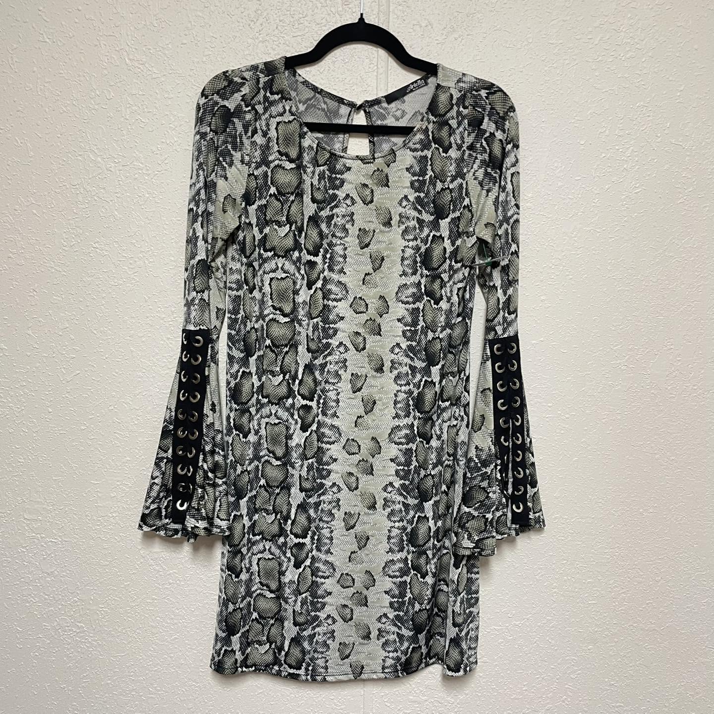 Dresses Ariella Size Medium