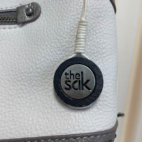 Shoulder The Sak
