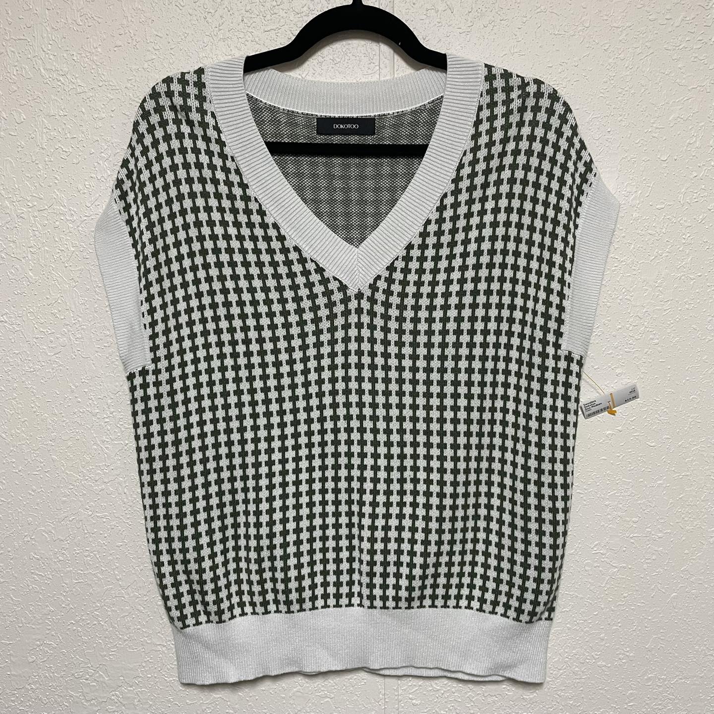 Sweaters Dokotoo Size Medium