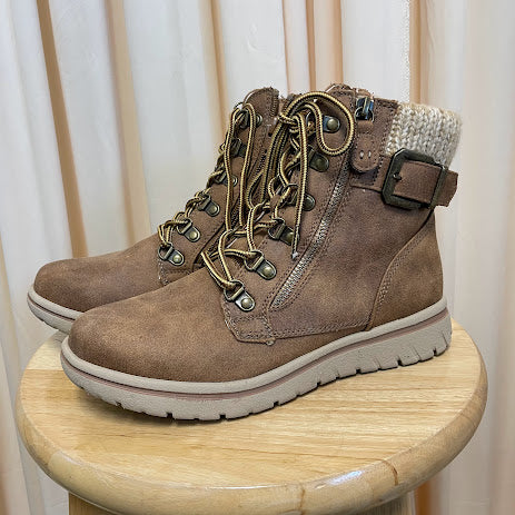Boots Cliffs Size 7.5