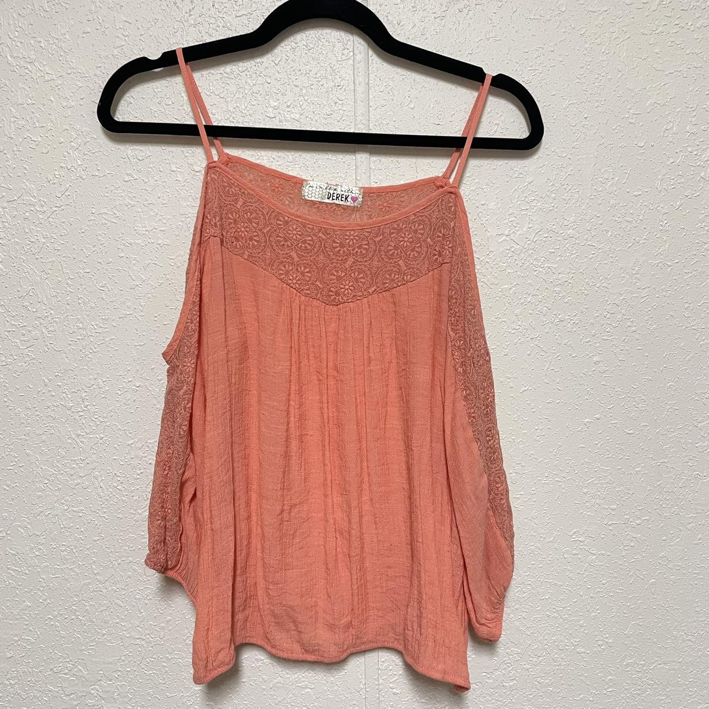 Top . Size Small