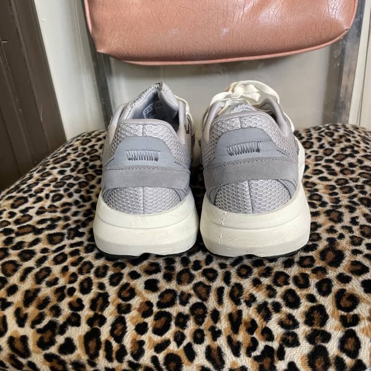 Sneakers Adidas Size 9