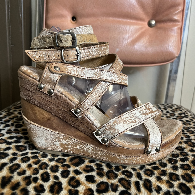 Heels Bed Stu Size 10