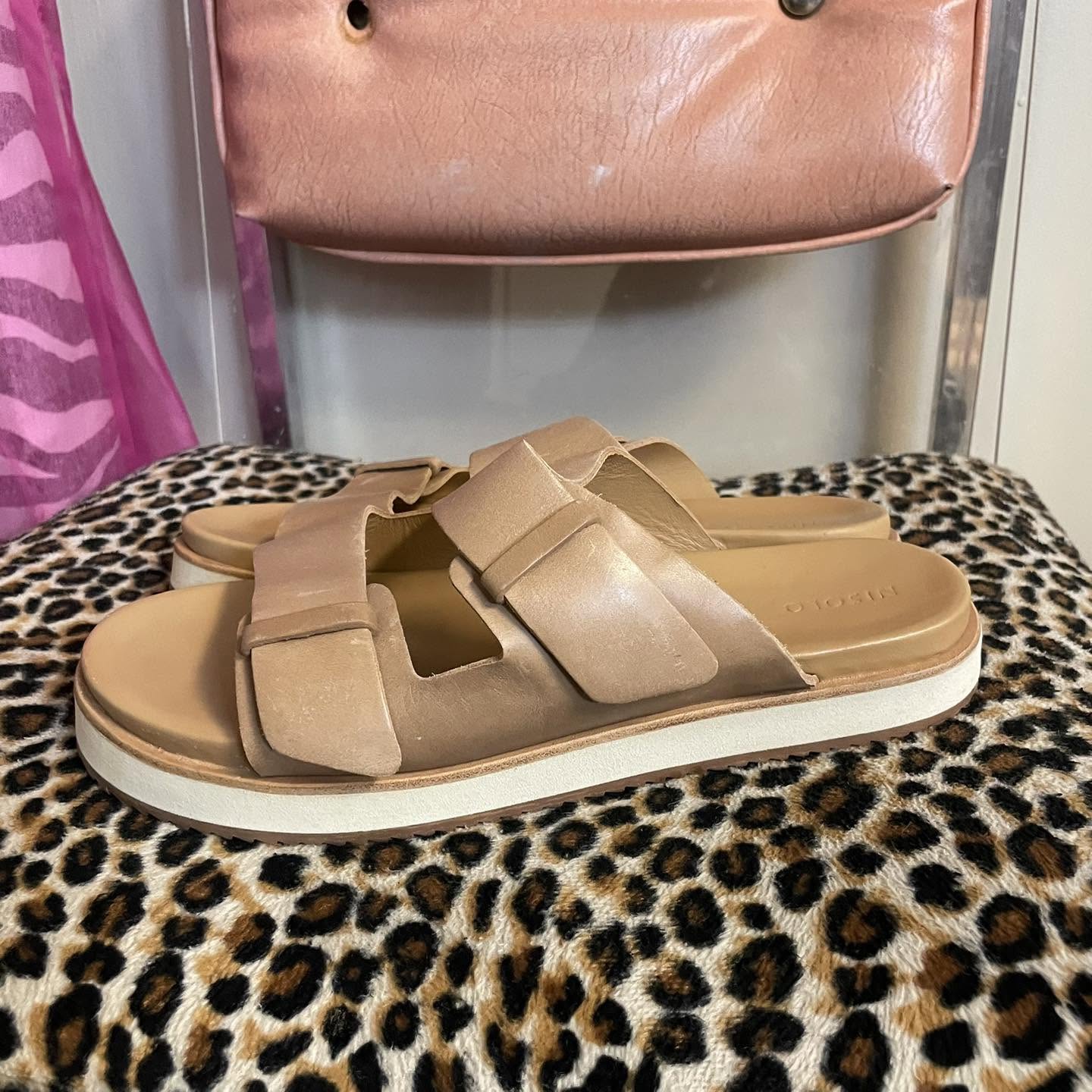 Sandals NISOLO Size 8