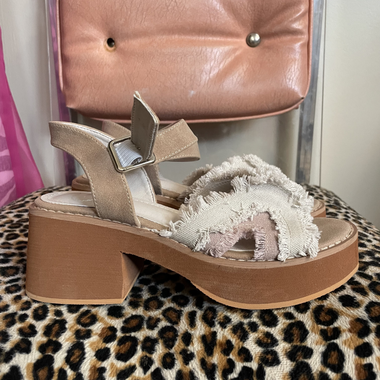 Heels Rocket Dog Size 7