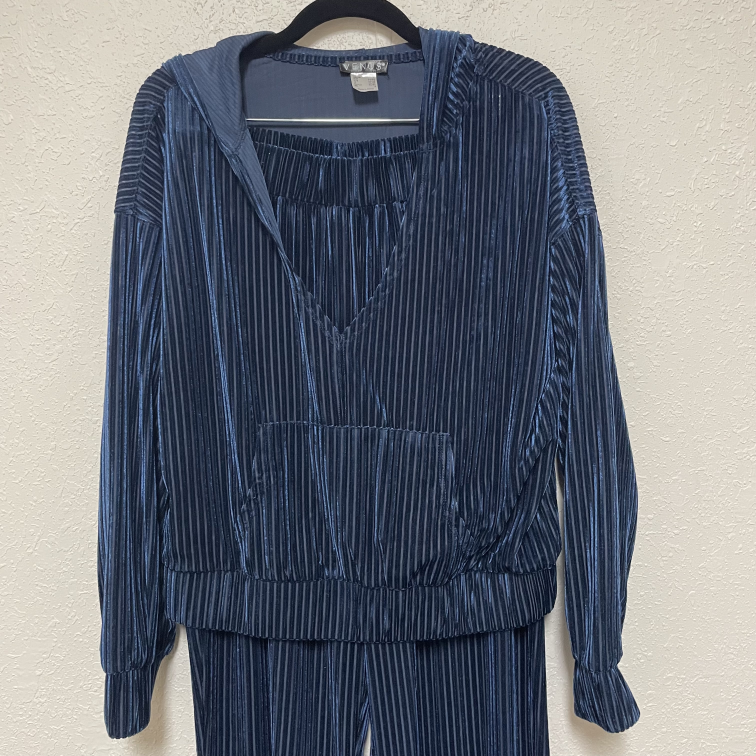Two Piece Set Venus Size Large
