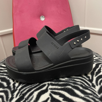 Sandals Crocs Size 6