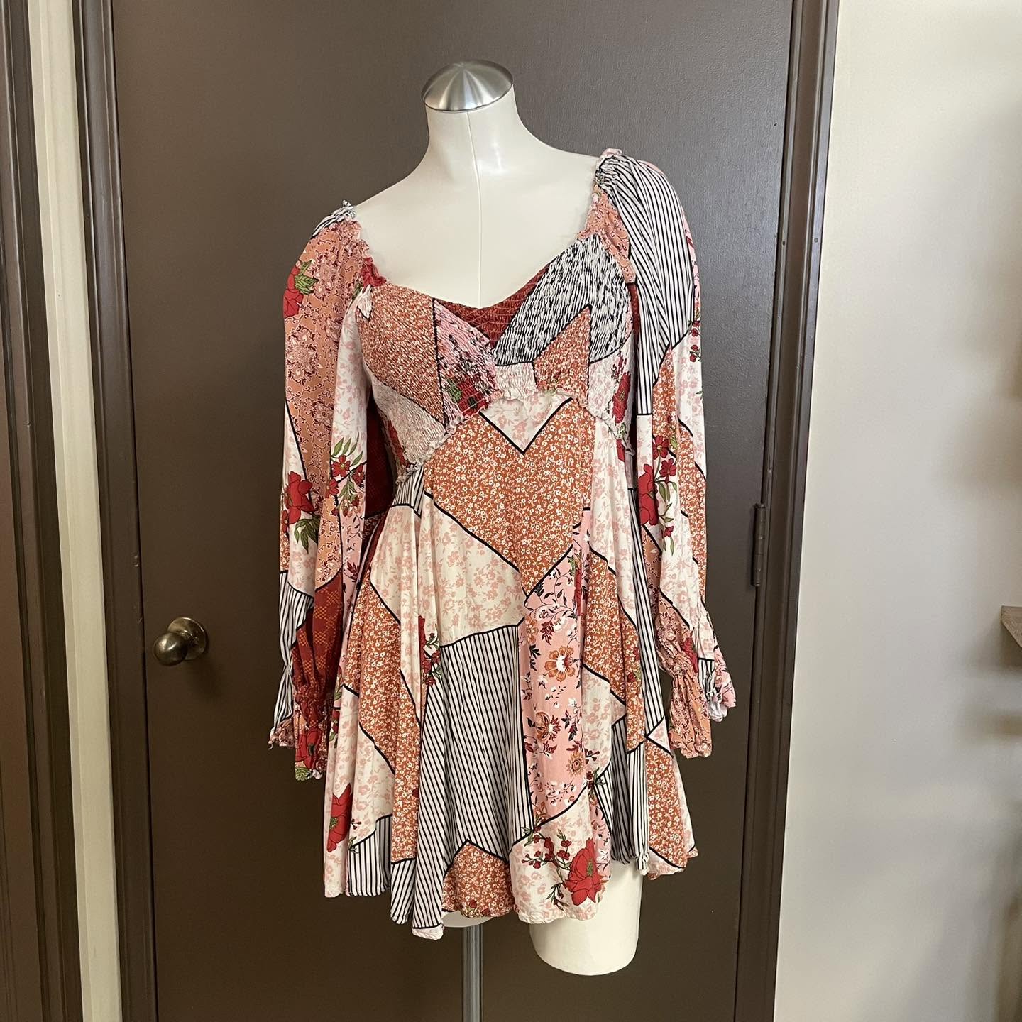 Dresses FATE Size Medium