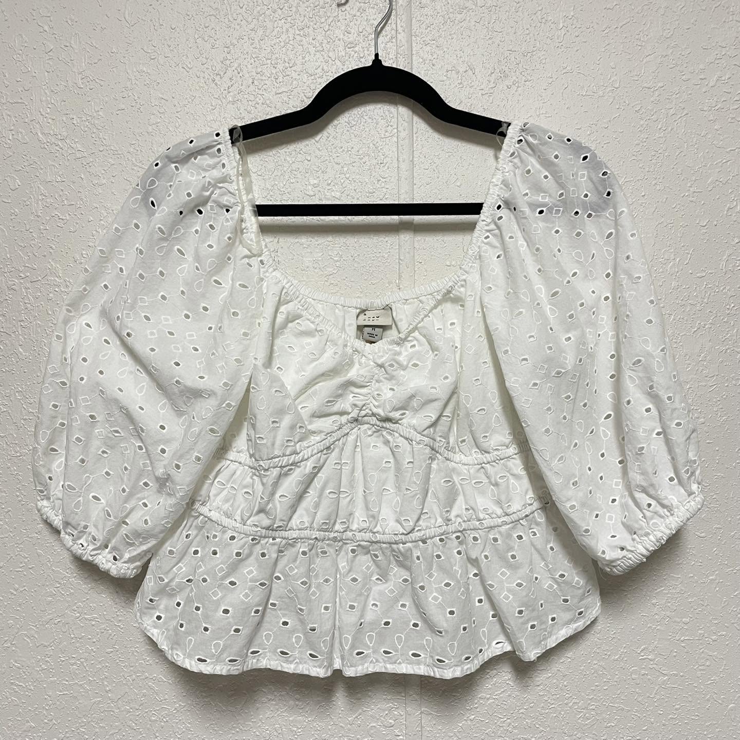 Top a new day Size Medium