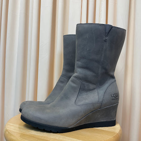 Boots UGG Size 9.5