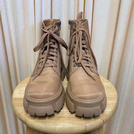 Boots Steve Madden Size 8.5