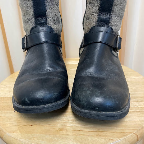 Boots UGG Size 7.5