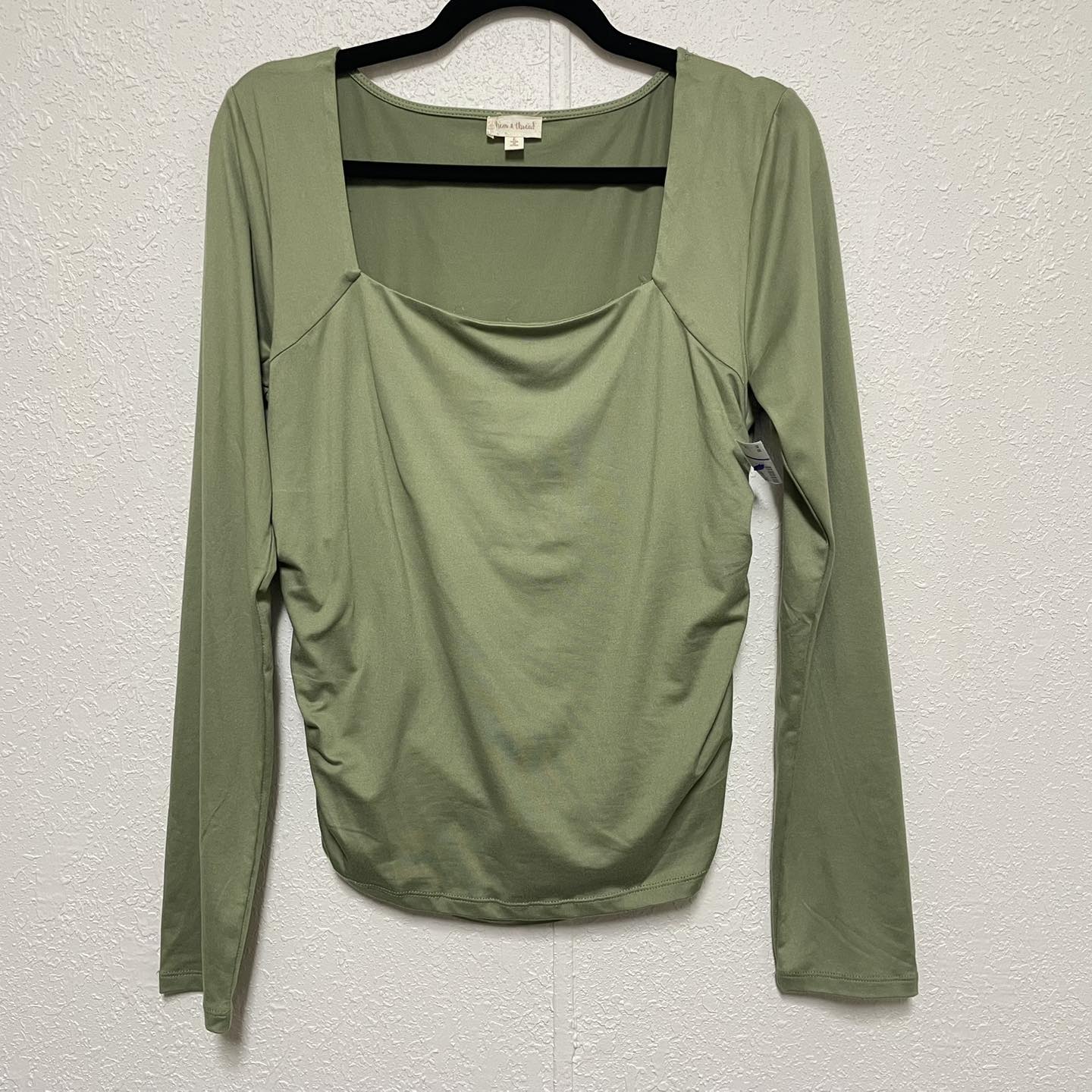 Top hem & thread Size Large