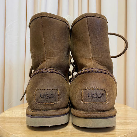 Boots UGG Size 8
