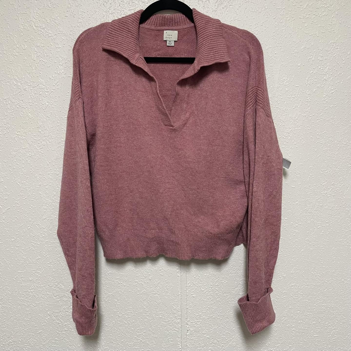Sweaters a new day Size XS