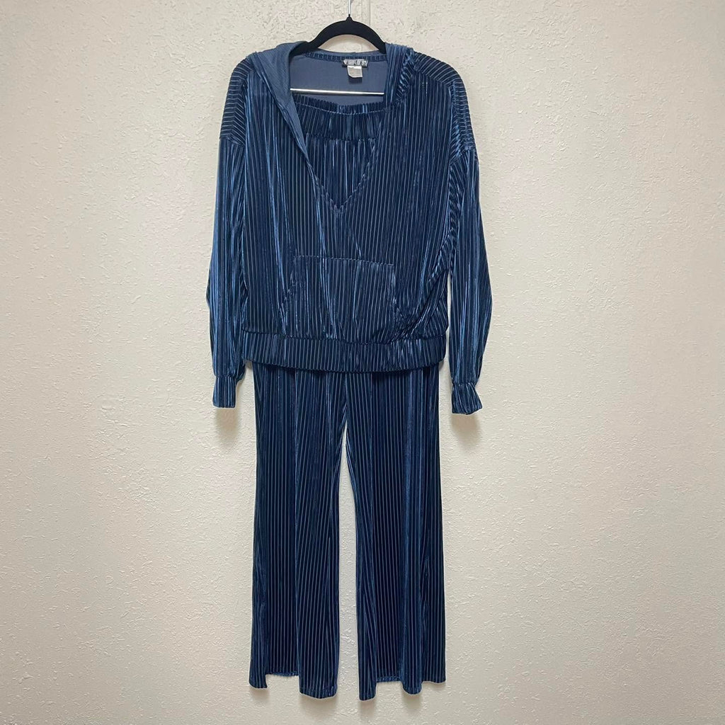 Two Piece Set Venus Size Large