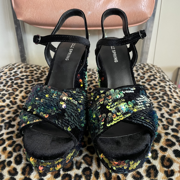 Heels Call It Spring Size 8