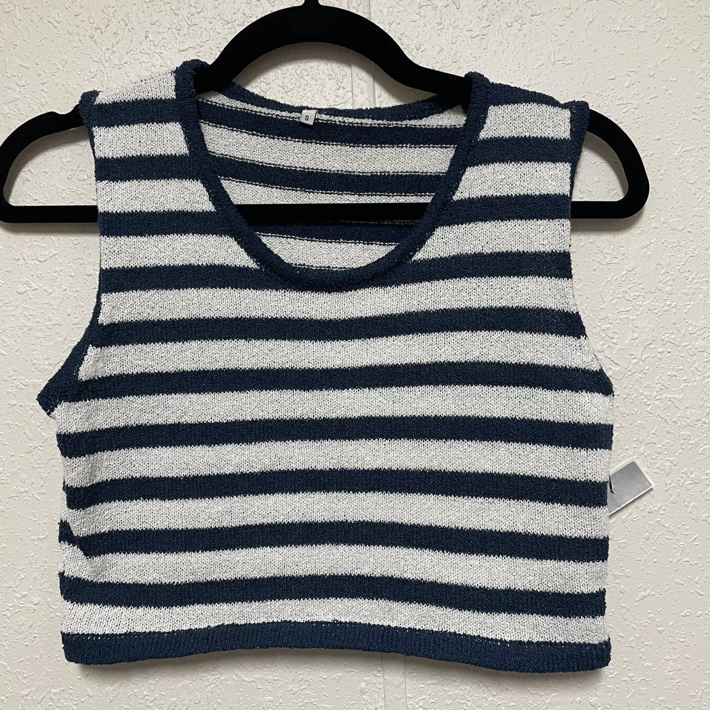 Top . Size Small