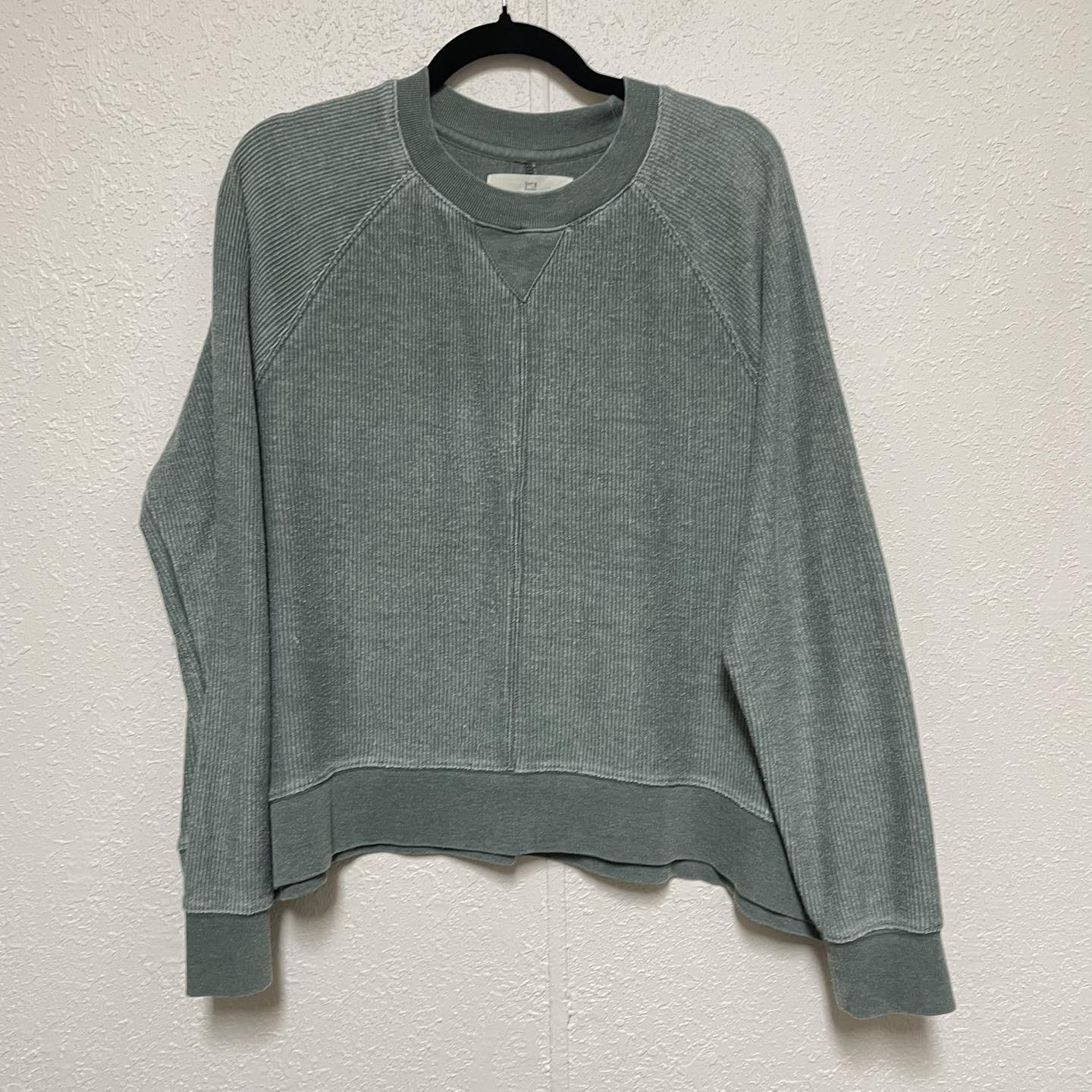 Sweaters Thread & Supply Size Medium