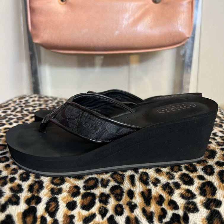 Sandals Coach