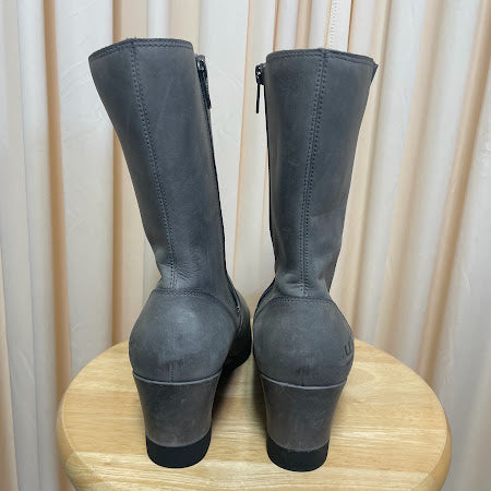 Boots UGG Size 9.5