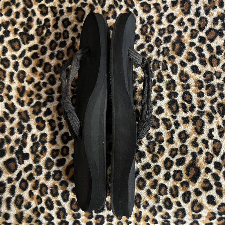 Sandals Reef Size 5